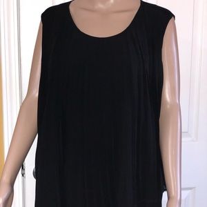 Design History pleated blouse. Size 1X Color-Black